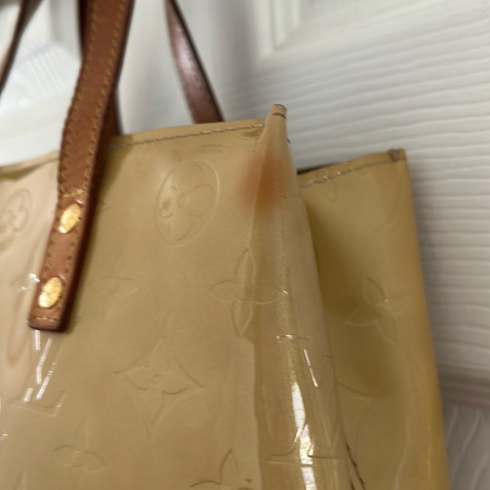 Louis Vuitton Gold Vernis Monogram Reade PM Bag - Picture 7 of 16